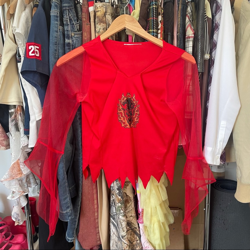 VINTAGE RED DEVIL TOP
